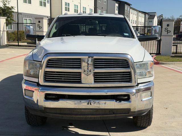Ram 3500 Vehicle Full-screen Gallery Image 09