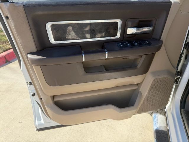 Ram 3500 Vehicle Full-screen Gallery Image 10