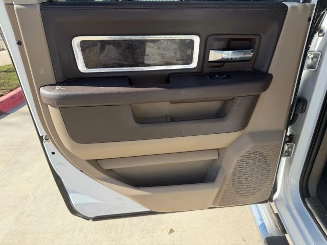 Ram 3500 Vehicle Full-screen Gallery Image 16