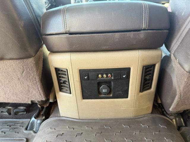 Ram 3500 Vehicle Full-screen Gallery Image 19