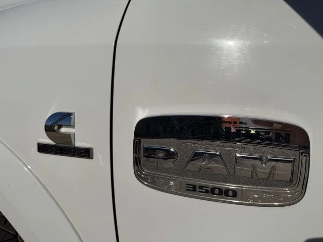 Ram 3500 Vehicle Full-screen Gallery Image 23