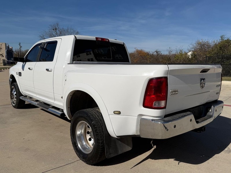 Ram 3500 Vehicle Full-screen Gallery Image 04