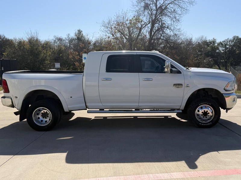 Ram 3500 Vehicle Full-screen Gallery Image 07