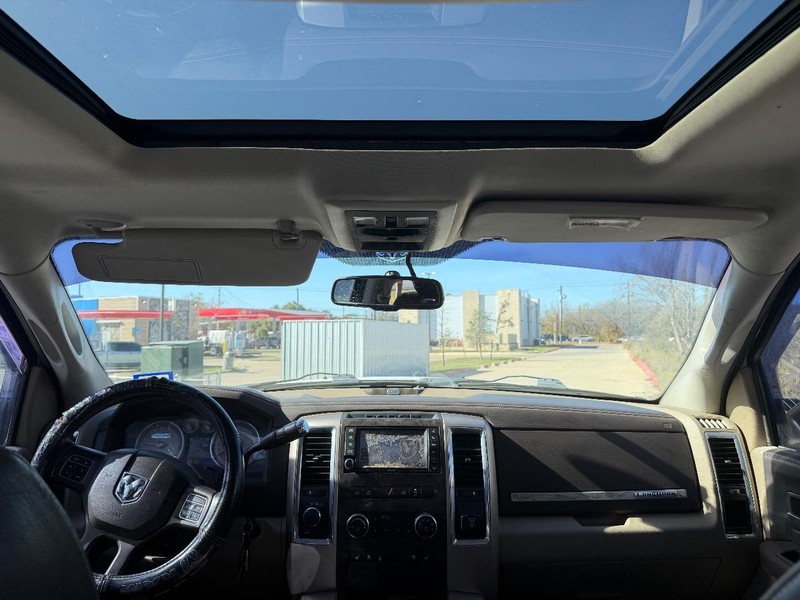 Ram 3500 Vehicle Full-screen Gallery Image 21