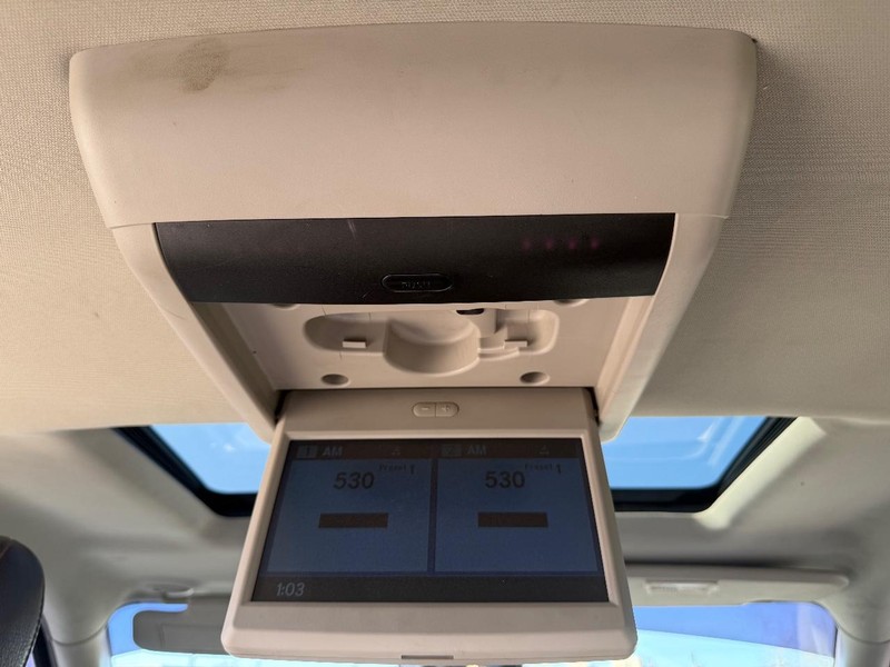 Ram 3500 Vehicle Full-screen Gallery Image 22