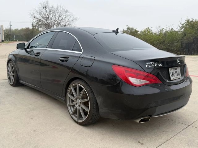 Mercedes-Benz CLA-Class Vehicle Full-screen Gallery Image 04