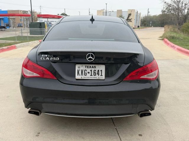 Mercedes-Benz CLA-Class Vehicle Full-screen Gallery Image 05