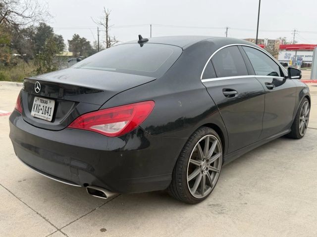 Mercedes-Benz CLA-Class Vehicle Full-screen Gallery Image 06