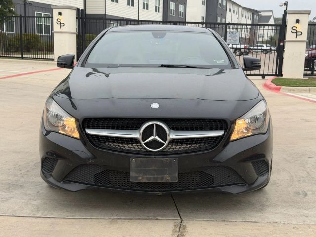 Mercedes-Benz CLA-Class Vehicle Full-screen Gallery Image 09