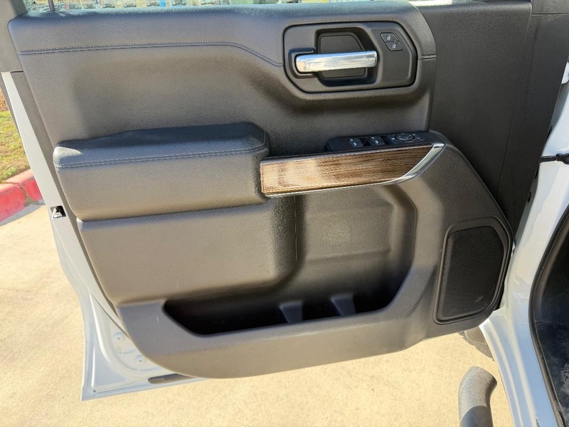 Chevrolet Silverado 1500 Vehicle Full-screen Gallery Image 10