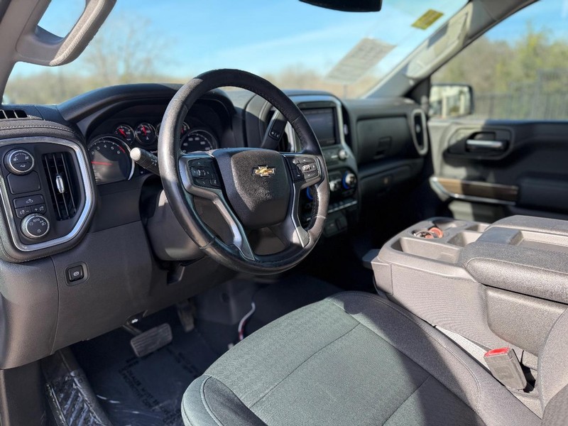 Chevrolet Silverado 1500 Vehicle Full-screen Gallery Image 13