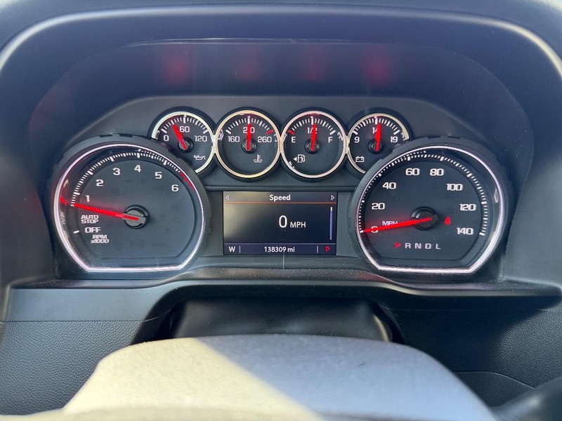 Chevrolet Silverado 1500 Vehicle Full-screen Gallery Image 14