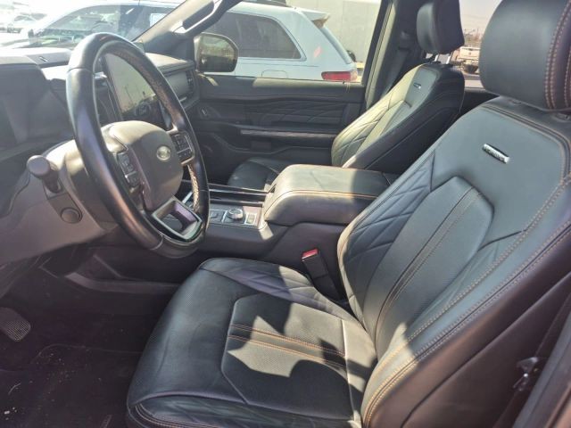 Ford Expedition Max Vehicle Full-screen Gallery Image 09