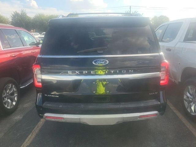 Ford Expedition Max Vehicle Full-screen Gallery Image 12