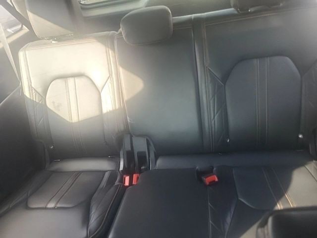 Ford Expedition Max Vehicle Full-screen Gallery Image 13