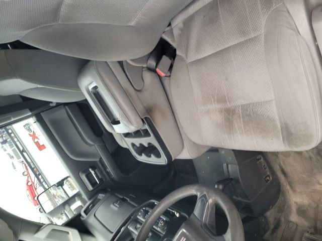 GMC Sierra 2500HD Vehicle Full-screen Gallery Image 04