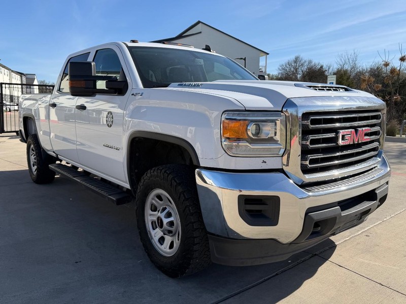 GMC Sierra 2500HD Vehicle Full-screen Gallery Image 08