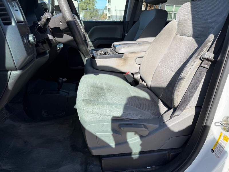 GMC Sierra 2500HD Vehicle Full-screen Gallery Image 12