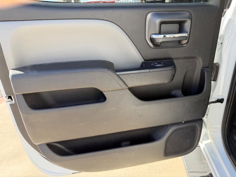 GMC Sierra 2500HD Vehicle Full-screen Gallery Image 15