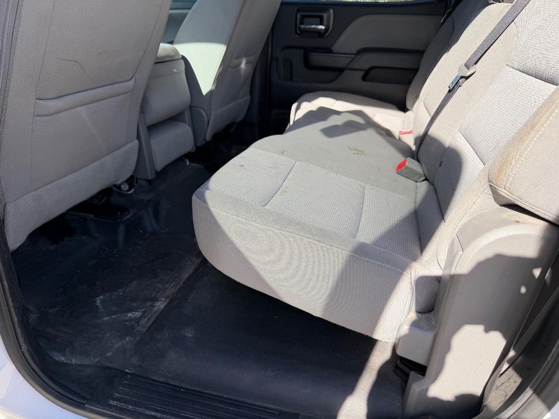 GMC Sierra 2500HD Vehicle Full-screen Gallery Image 16