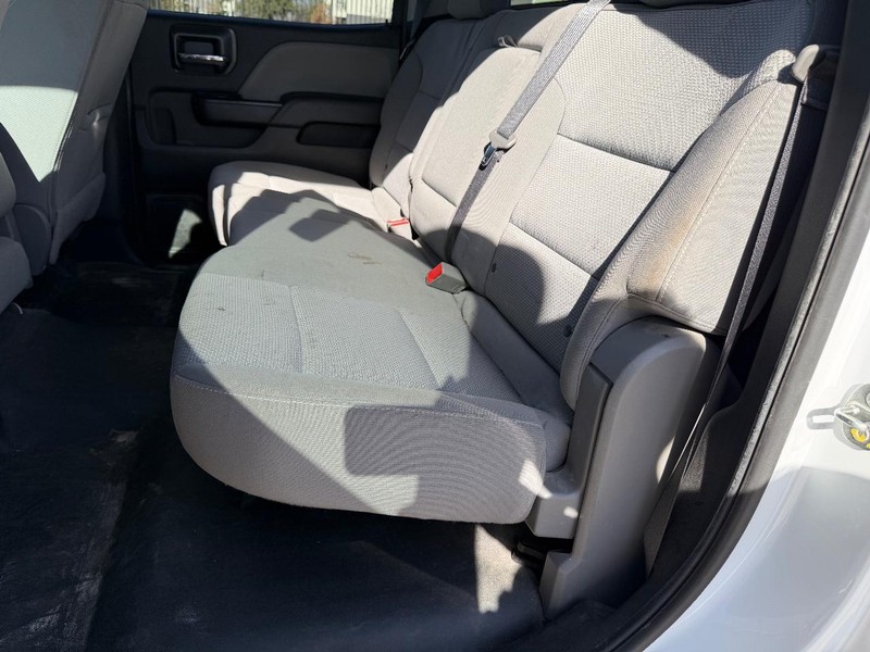 GMC Sierra 2500HD Vehicle Full-screen Gallery Image 17