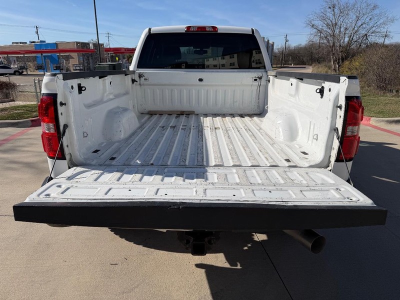 GMC Sierra 2500HD Vehicle Full-screen Gallery Image 19