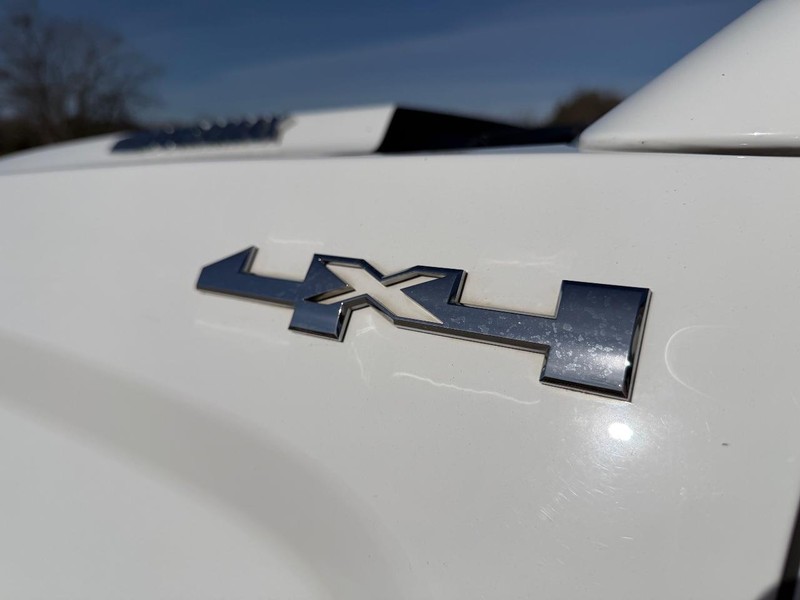 GMC Sierra 2500HD Vehicle Full-screen Gallery Image 20