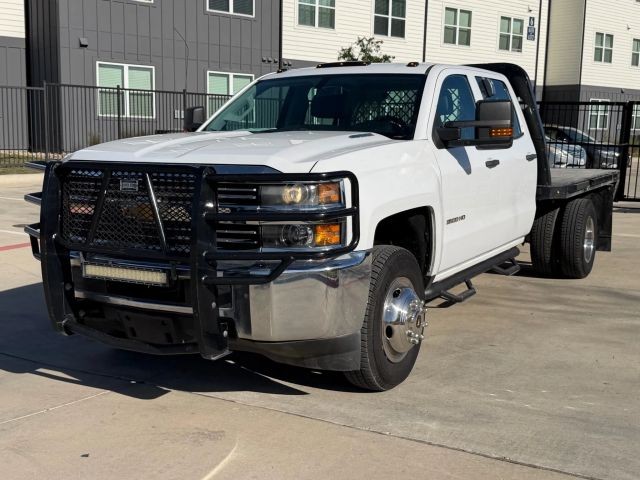 Chevrolet Silverado 3500HD Vehicle Full-screen Gallery Image 02
