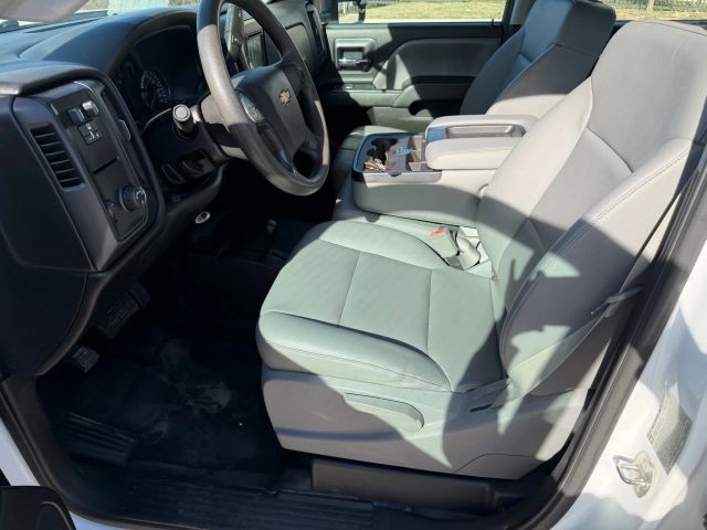 Chevrolet Silverado 3500HD Vehicle Full-screen Gallery Image 11