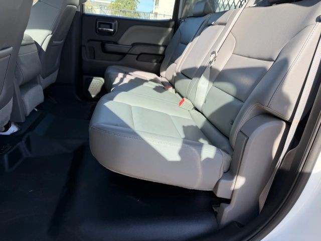 Chevrolet Silverado 3500HD Vehicle Full-screen Gallery Image 18