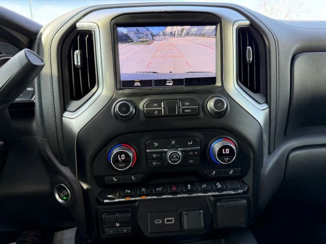 Chevrolet Silverado 1500 Vehicle Full-screen Gallery Image 15