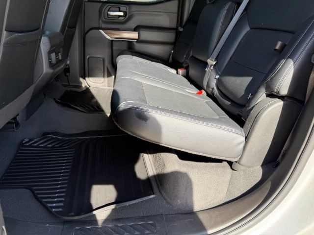 Chevrolet Silverado 1500 Vehicle Full-screen Gallery Image 18