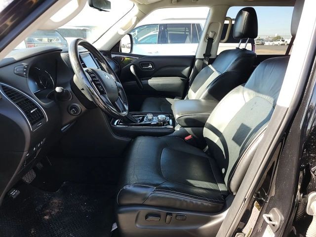 INFINITI QX80 Vehicle Full-screen Gallery Image 06