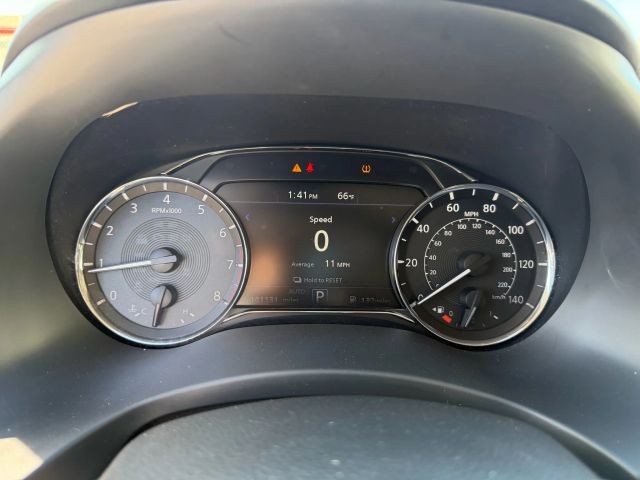 INFINITI QX80 Vehicle Full-screen Gallery Image 14