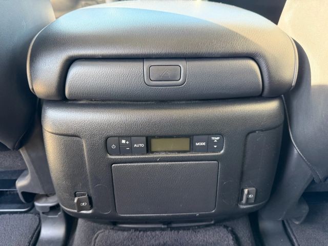 INFINITI QX80 Vehicle Full-screen Gallery Image 19