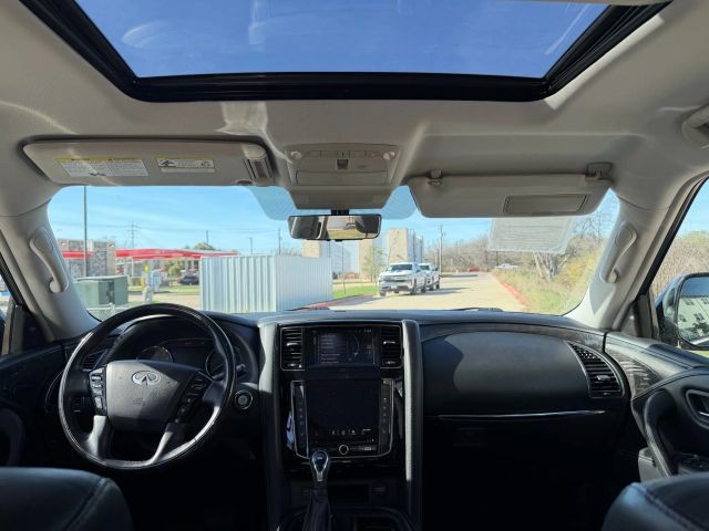 INFINITI QX80 Vehicle Full-screen Gallery Image 21