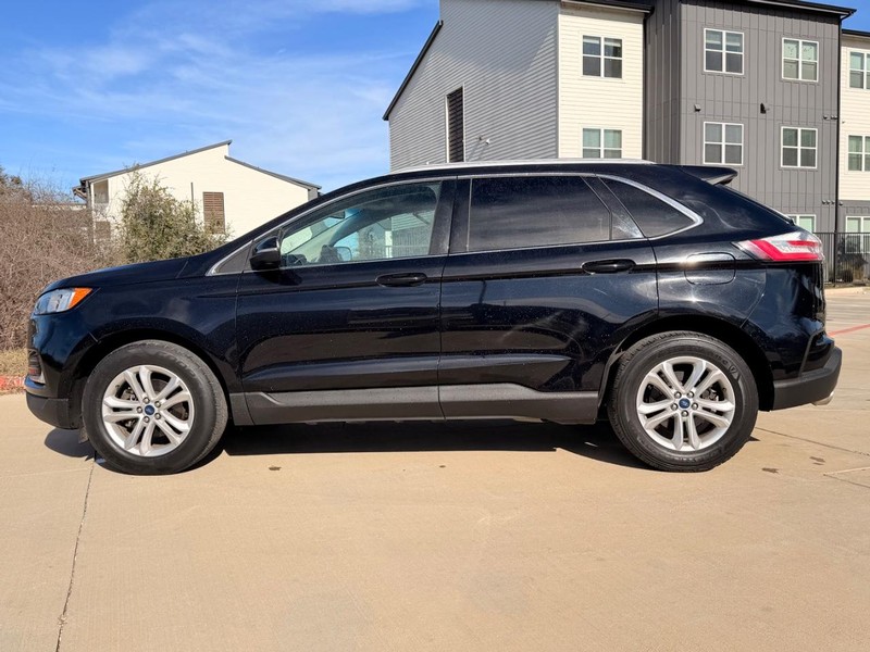 Ford Edge Vehicle Full-screen Gallery Image 03