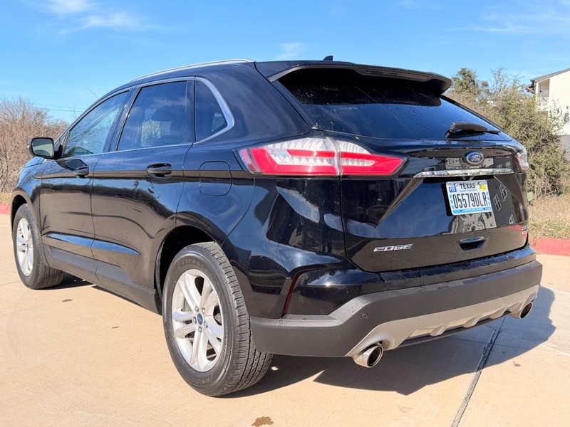 Ford Edge Vehicle Full-screen Gallery Image 04