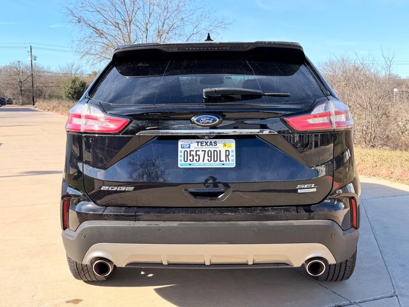 Ford Edge Vehicle Full-screen Gallery Image 05