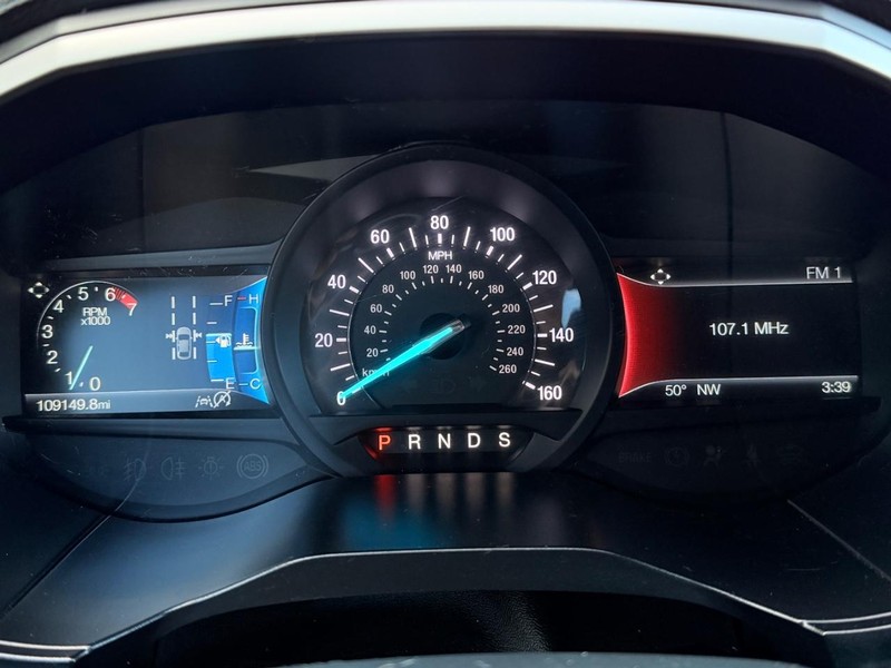 Ford Edge Vehicle Full-screen Gallery Image 15