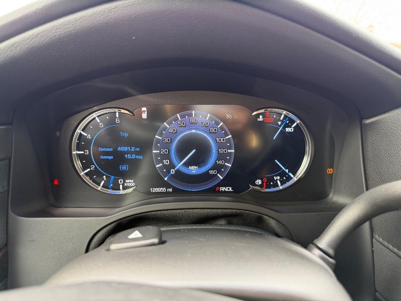 Cadillac Escalade Vehicle Full-screen Gallery Image 13