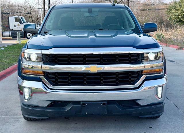 Chevrolet Silverado Vehicle Full-screen Gallery Image 02