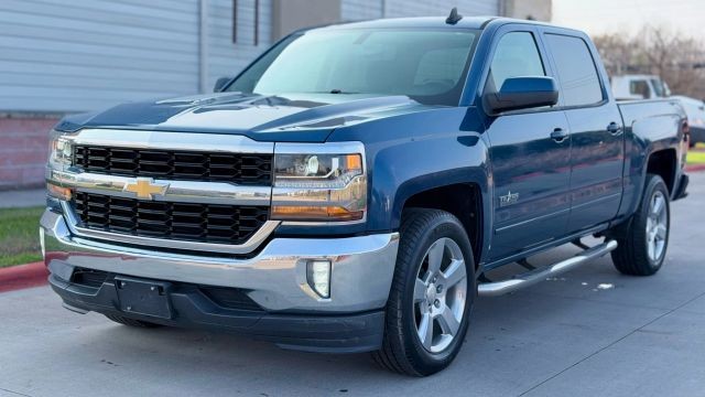 Chevrolet Silverado Vehicle Full-screen Gallery Image 03