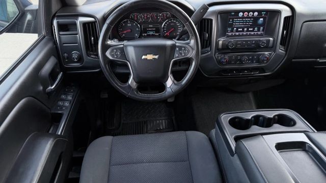Chevrolet Silverado Vehicle Full-screen Gallery Image 09