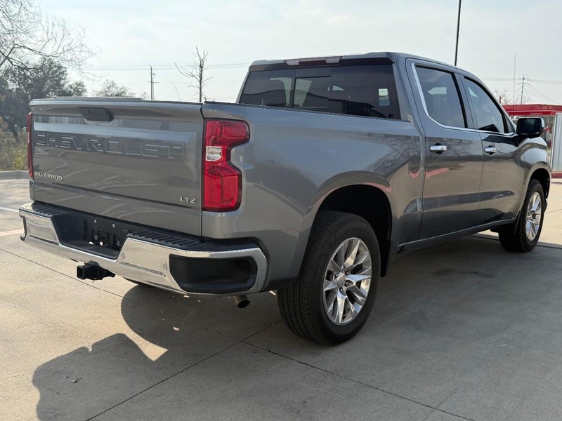 Chevrolet Silverado Vehicle Full-screen Gallery Image 06
