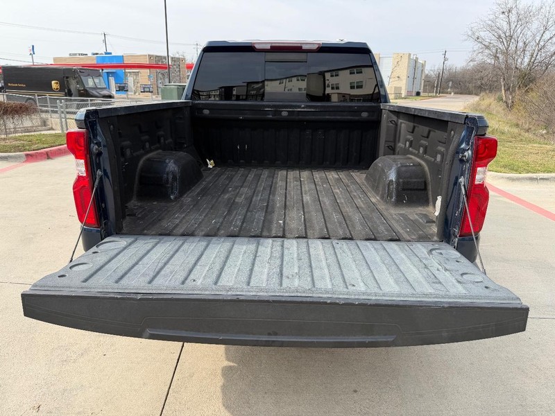 Chevrolet Silverado 1500 Vehicle Full-screen Gallery Image 22