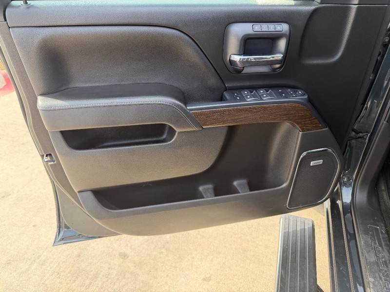 GMC Sierra 1500 Vehicle Full-screen Gallery Image 10