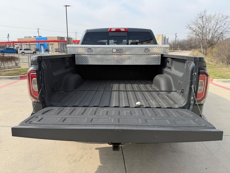 GMC Sierra 1500 Vehicle Full-screen Gallery Image 22