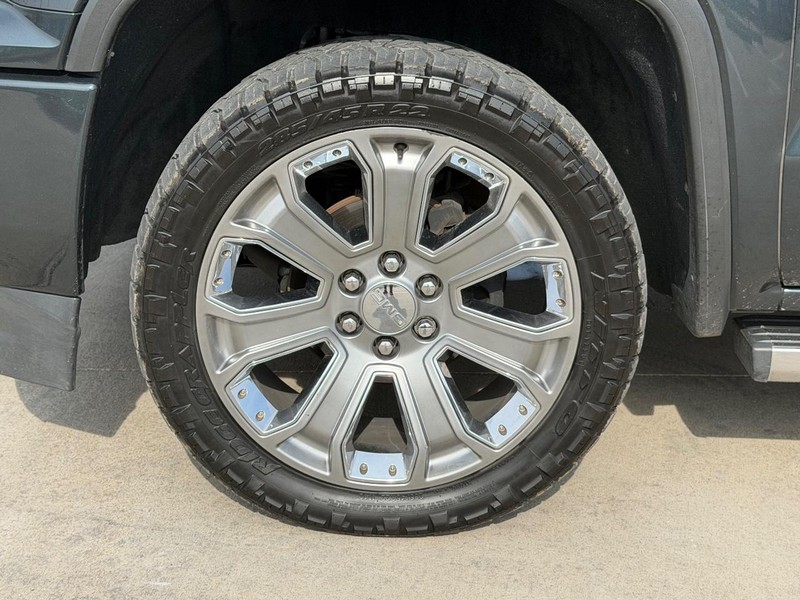 GMC Sierra 1500 Vehicle Full-screen Gallery Image 24