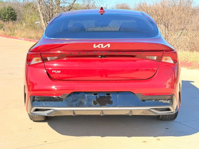 Kia K5 Vehicle Full-screen Gallery Image 05